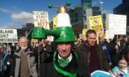 아일랜드인 “수도세 못내!”…주말 도심서 8만명 시위