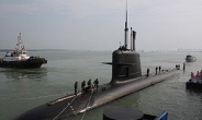 인도, 자국산 공격 잠수함 ‘스코르펜’ 첫 진수...2018년까지 5척 인도되면 잠수함만 20척.