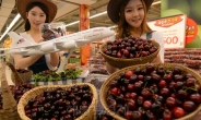 [포토]홈플러스 “전세기로 들여온 체리 맛 보세요~”