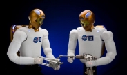 [바람난과학] 우주정거장에서 허드렛일…‘신데렐라’ 로봇 R2
