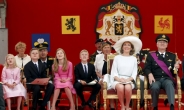 <세상은지금>신기한 군사퍼레이드…벨기에 왕가 환호
