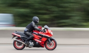 고속도로 달리는 오토바이 월평균 189대…“안전 위협”