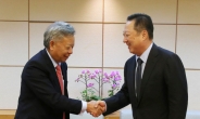 박용만 대한상의 회장, 진리췬 AIIB 초대 총재 지명자와 협력방안 논의