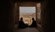 ‘모래옷’ 입은 잿빛의 고대도시…요르단의 ‘역사’를 거닐다