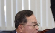 “선거구획정·노동개혁법 꼼짝 못하고 있는 건…”  안대희, 국회선진화법 비판