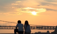 일본은 지금 ‘미혼 시대’…동거하지만 살림은 ‘따로’, 나이차는 11살