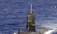 [속보]진해서 해군 잠수정 수리중 폭발…1명 사망, 1명 실종