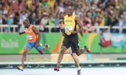 [리우올림픽] ‘불멸의 볼트’ 3회 연속 3관왕 위업…400m계주 우승