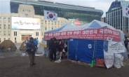 서울시“명백한 불법 점유”vs 탄기국“세월호 천막도 불법”