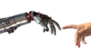 “사람이 하는 일 34%는 AI로봇 대체 가능”