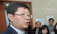 김홍걸 “정진석 의원은 어느 나라 국민인가요”