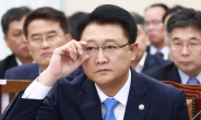 이철성 경찰청장, “공식적인 사의 표명한 적 없어” 거듭 부인