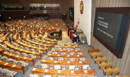 국회 여성보좌관 비율은 6.2%…고용구조도 성추행 원인으로