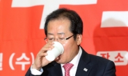 한국당 중진 “‘洪 따르라’로는 지방선거 승리할 수 없어”