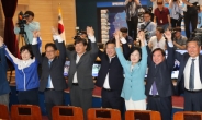 민주, 지방선거 첫 수도권 3곳 광역단체장  ‘싹쓸이’