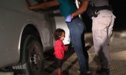 두살배기 눈물에…美 불법이민자 성금 쇄도