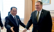북미 고위급회담 누가 연기했을까…주도권 쥔 트럼프? 뛰고싶은 김정은?