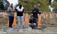 뉴질랜드 총격 테러 ‘생중계 영상 유포’ 10대 기소…최대 징역 14년형