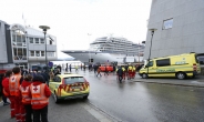 승객 1373명 탄 ‘표류’ 크루즈선, 노르웨이 항구에 입항