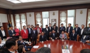 “오신환 사보임 막아달라”…국회의장실 몰려간 한국당