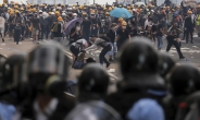“‘反中’ 홍콩의 분노와 ‘反외세’ 중국의 공포가 충돌”