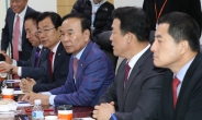 한국당 재선 의원들도 “黃 보수통합 지지”…중진 향해선 ‘공천 압박’