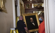 美의회에서 쫓겨난 옛 남부연합 의원 초상화