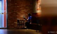 [헤럴드pic]  프랜차이즈 커피전문점 좌석 이용 가능
