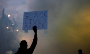 [되돌아본 2020] ‘흑인 생명도 소중하다’가 만든 정권 교체…‘다양성 내각’으로 꽃 피워