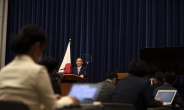 표면적 예의 중시하는 일본서 총리에 '돌직구' 질문 화제