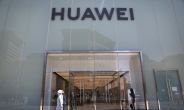 중국 화웨이 창업자 “여전히 미국에 배워야 한다”