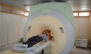 황당한 의료사고…MRI 찍던 환자, 산소통과 부딪쳐 숨져