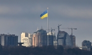 버텨내는 우크라 “키예프 교외, 통제되고 있다”