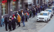 “외화가 사라졌다”…러시아 ATM기 앞의 인출행렬