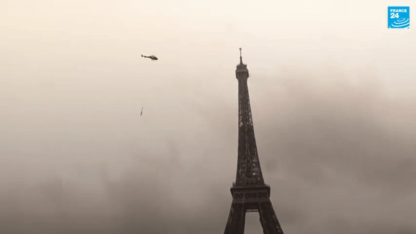[영상] “324m 아닌 330m”…신규 라디오 안테나로 6ｍ 높아진 파리 에펠탑 [나우,어스]