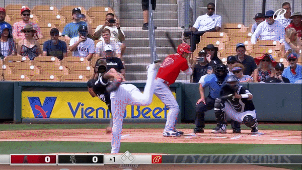 [영상] 지난해 MLB 아메리칸리그 MVP 오타니, 시범경기 첫 홈런 [나우,어스]