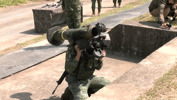 [영상] ‘성자 재블린’, 대만도 지킬까…대만군, 中 침공 방어 훈련에 투입 [나우,어스]
