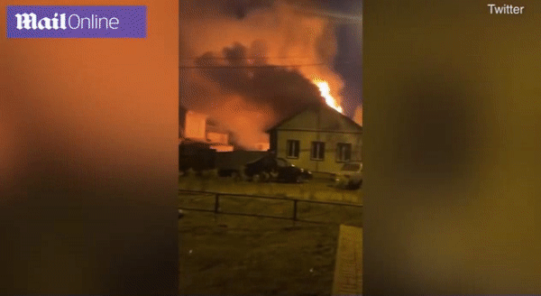 [영상] 우크라軍 공격에 러 본토 아파트·주택 수십채 불타…최소 4명 사망 [나우,어스]