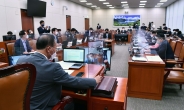 국회 외통위, 美 한국산 전기차 세제지원 촉구 결의안 만장일치 의결
