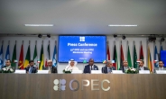 OPEC+, 하루 200만 배럴 감산…코로나 이후 최대