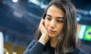 이란 20대 女 체스선수, 국제대회에 '히잡' 벗고 참가