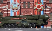 푸틴 “핵군축 협정 중단”, 바이든 “나토 방위 확고”…다시 냉전시대 [우크라전 1년]