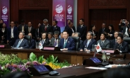 尹, 인니 일정 마무리…G20 참석차 인도로 출국