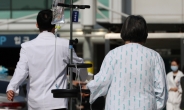 “전공의들, 이제 병원 복귀를”…환자·시민단체, 법원 판단에 한목소리