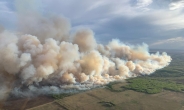 캐나다 서부 ‘산불 악몽’ 재연…여의도 면적 34배 타올라