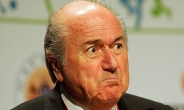 “2022 월드컵 카타르 선정 실수였다” 블래터 FIFA회장 후회