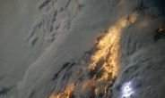 우주에서 본 번개 “구름 속 번뜩이는 빛…감탄이 절로”