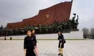 북한 여학생 가방 속엔 가위ㆍ걸레가 필수품, 왜?