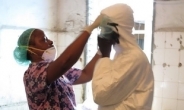 시신 매장 신경쓰니…서아프리카 에볼라 확산 둔화