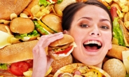 햄버거에 칼로리 표기? “건강에 큰 도움 않될 것”
